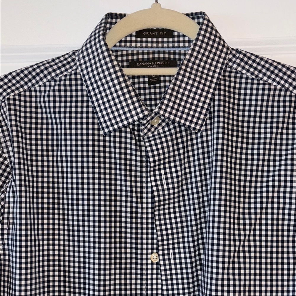 Banana Republic Black and White Casual Button Down Shirt